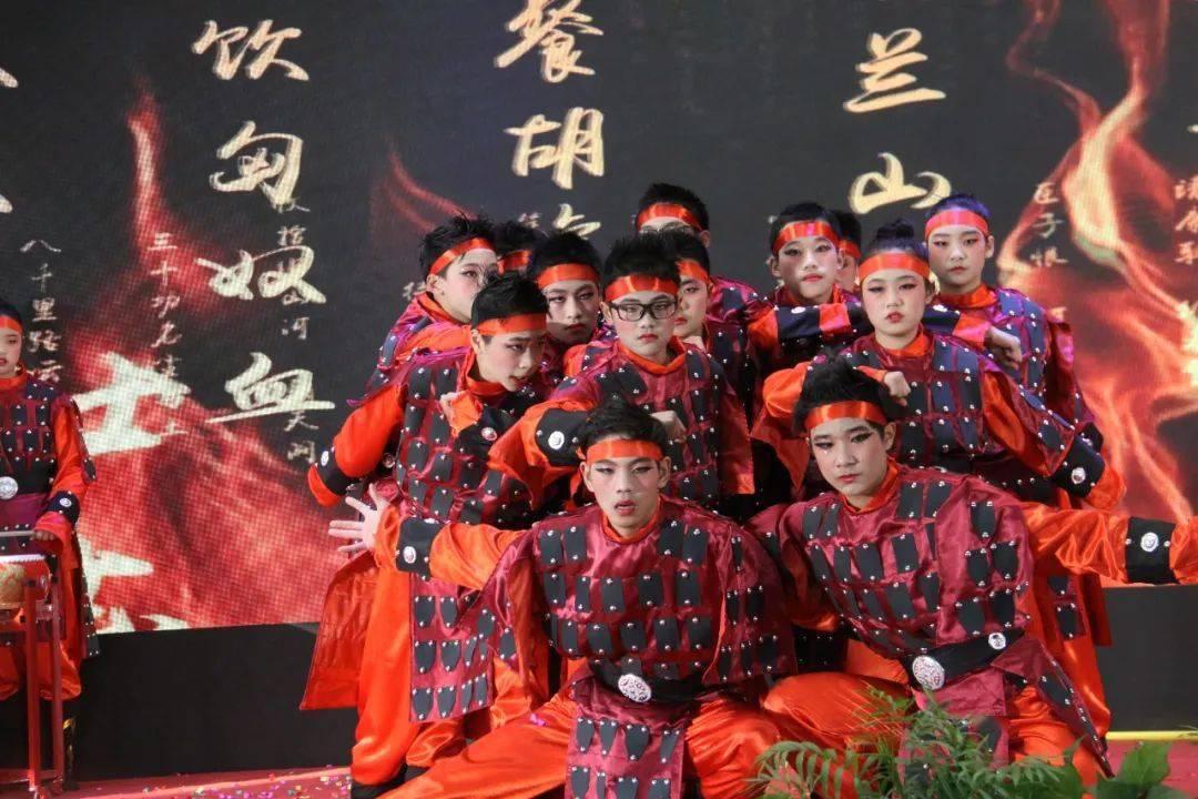 为什么现在的qq加不了群游戏画面
